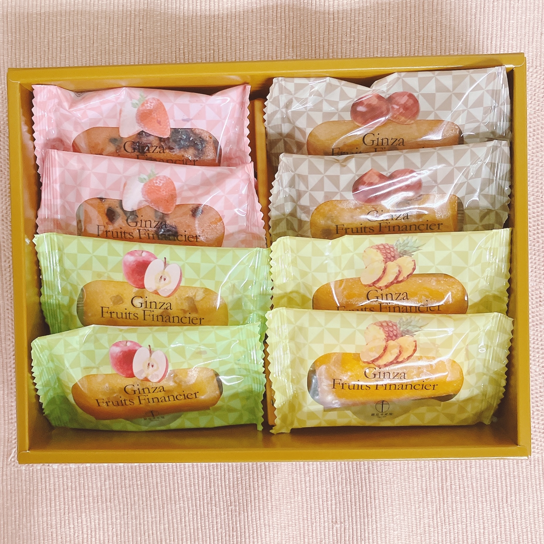銀座千疋屋の銀座フルーツフィナンシェ 箱開封