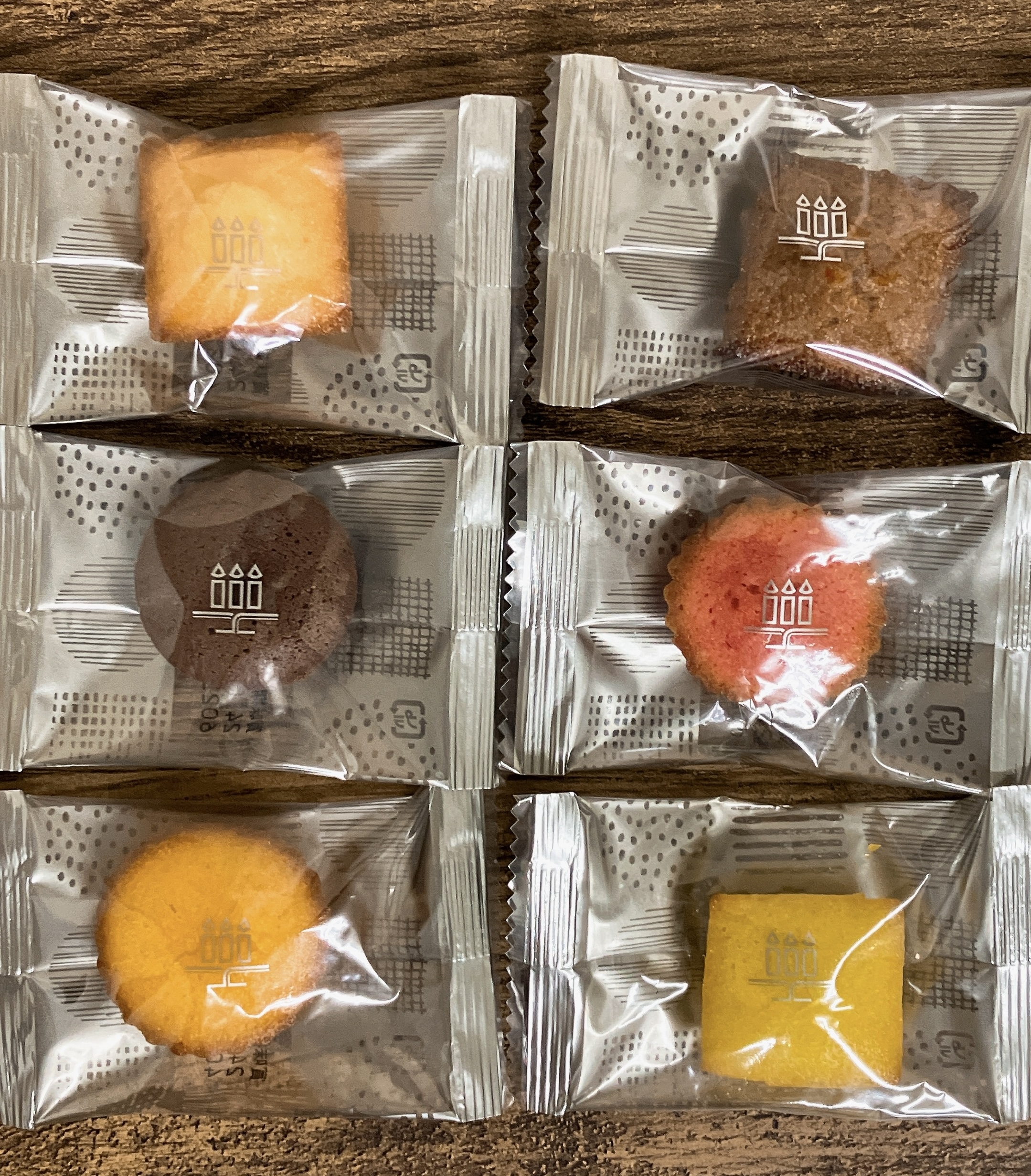 アンリ・シャルパンティエ（HenriCharpentier）のプティ・フィナンシェ パッケージ表