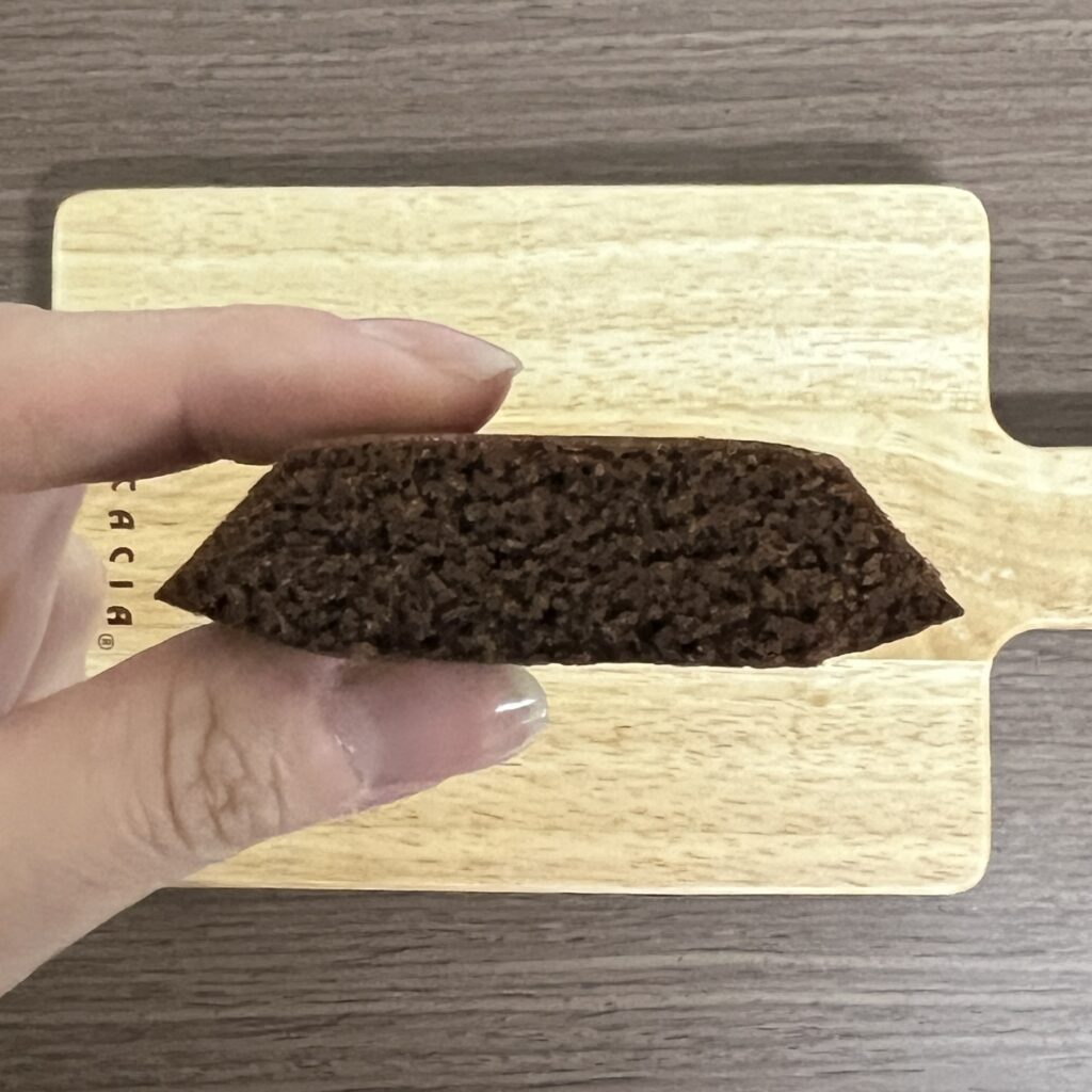 ブールミッシュのフィナンシェ・ショコラ 断面図