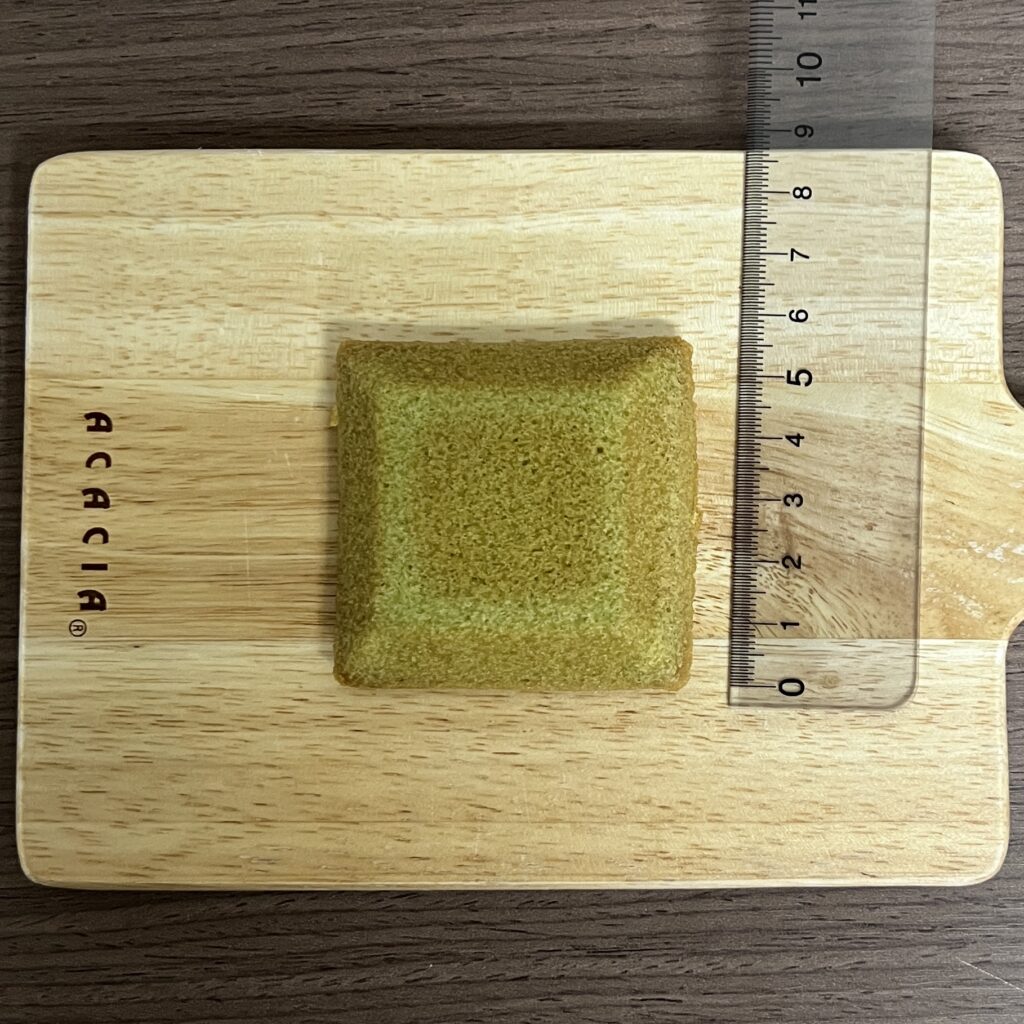 ブールミッシュのフィナンシェ・ピスタチオ大きさ01