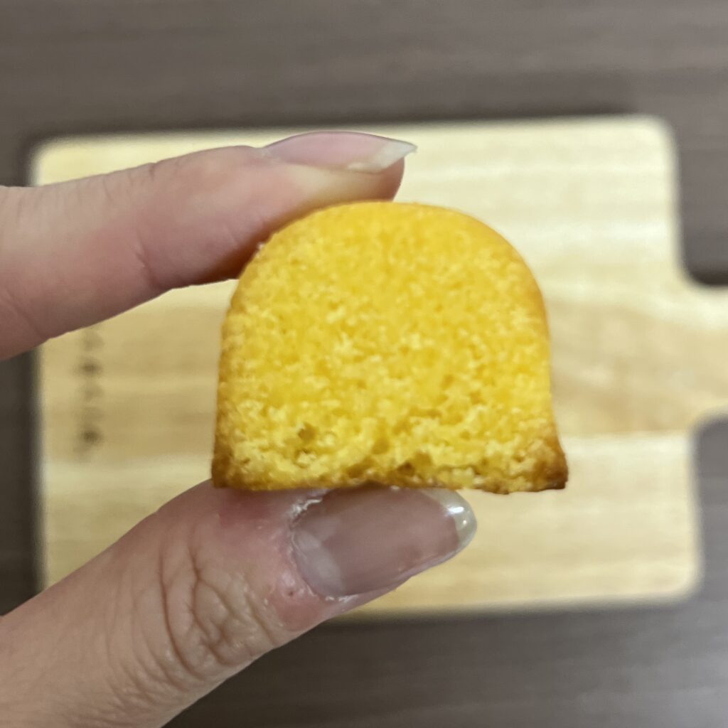 コート・ダジュールの菓子詰合せ つくばの朝採り(マドレーヌ)断面