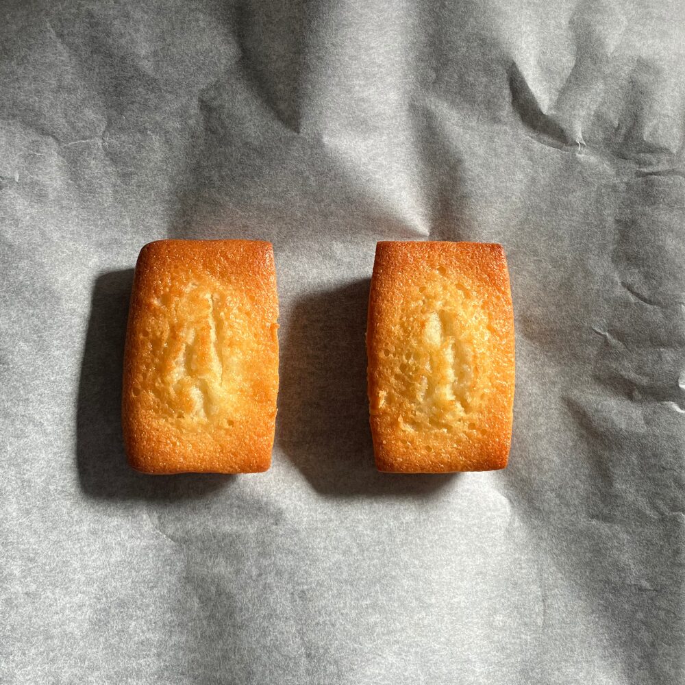 ローソンの焦がしバター香るフィナンシェ 解凍前