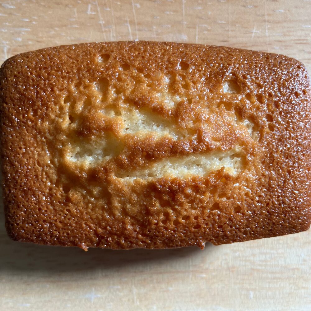 ローソンの焦がしバター香るフィナンシェ 02