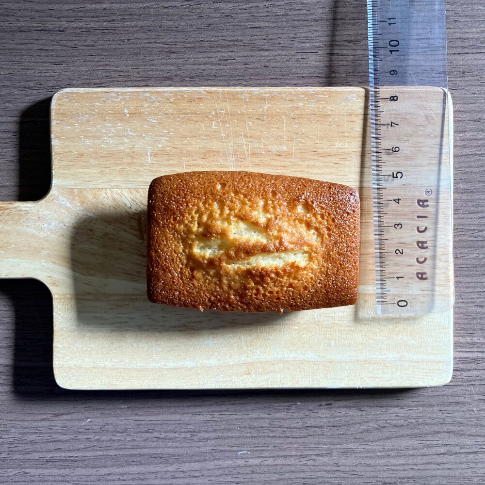 ローソンの焦がしバター香るフィナンシェ 大きさ01