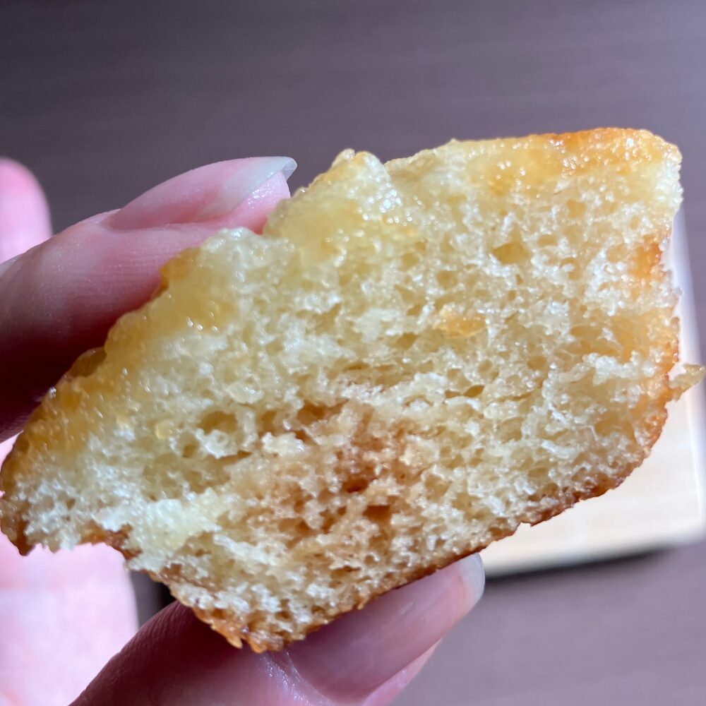 ローソンの焦がしバター香るフィナンシェ 断面_レンジの場合