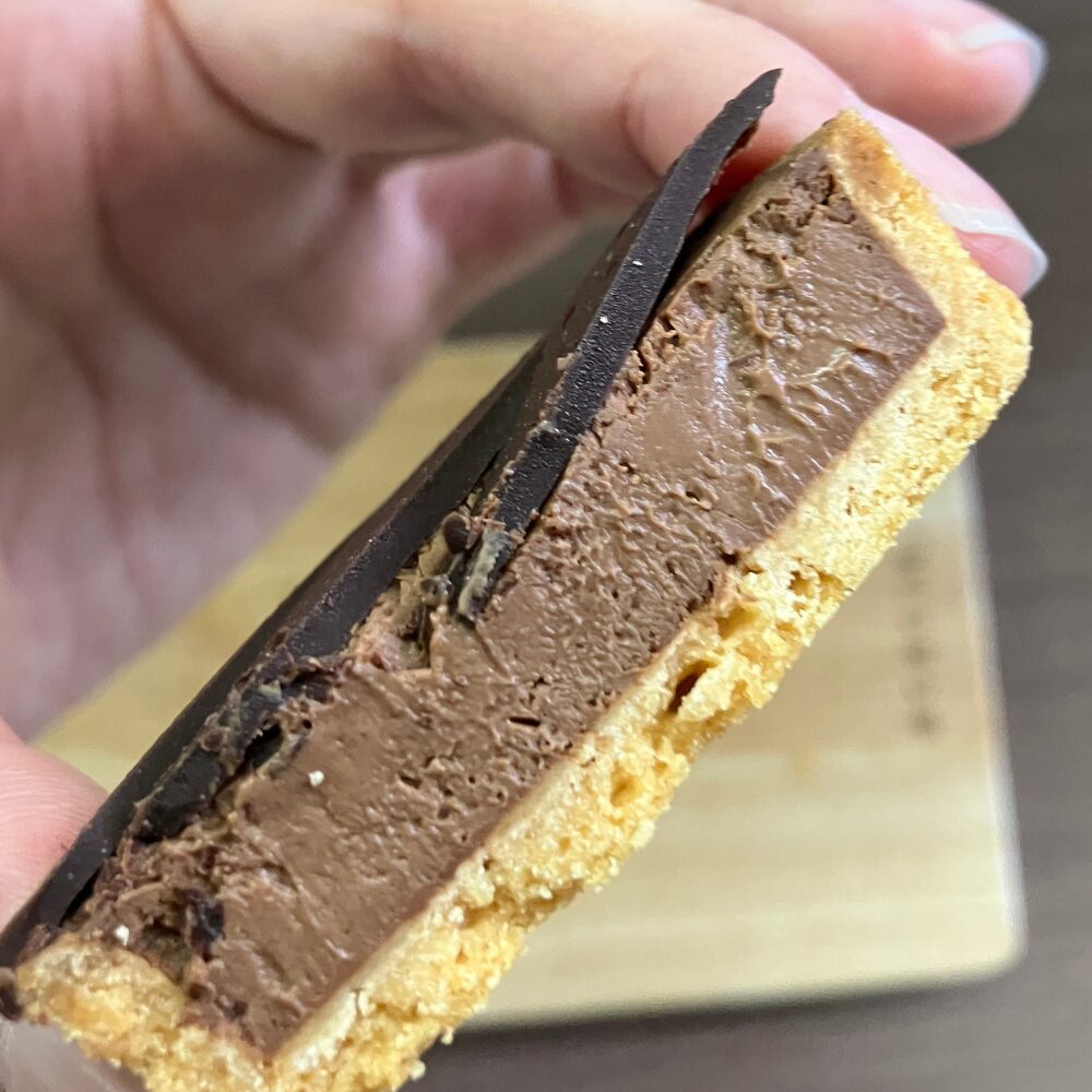 メゾンカカオ（Maison Cacao）のリッチ生チョコタルト 65% 断面