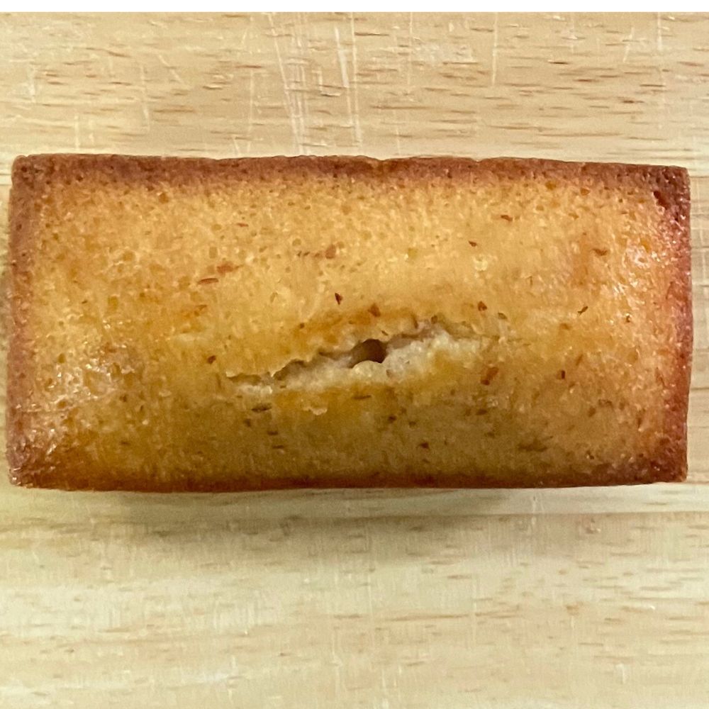 ローソンのバター香るしっとりフィナンシェ 02