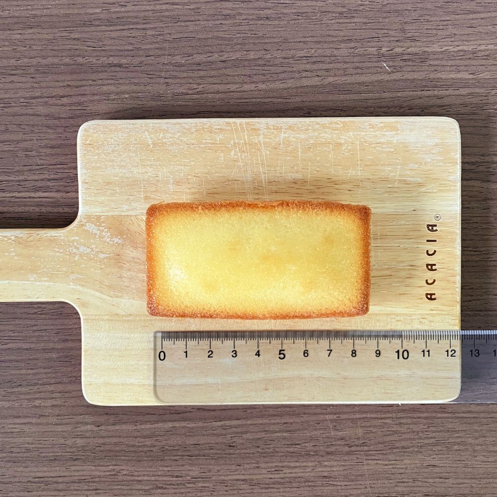 ミニストップの発酵バター風味のフィナンシェ大きさ02